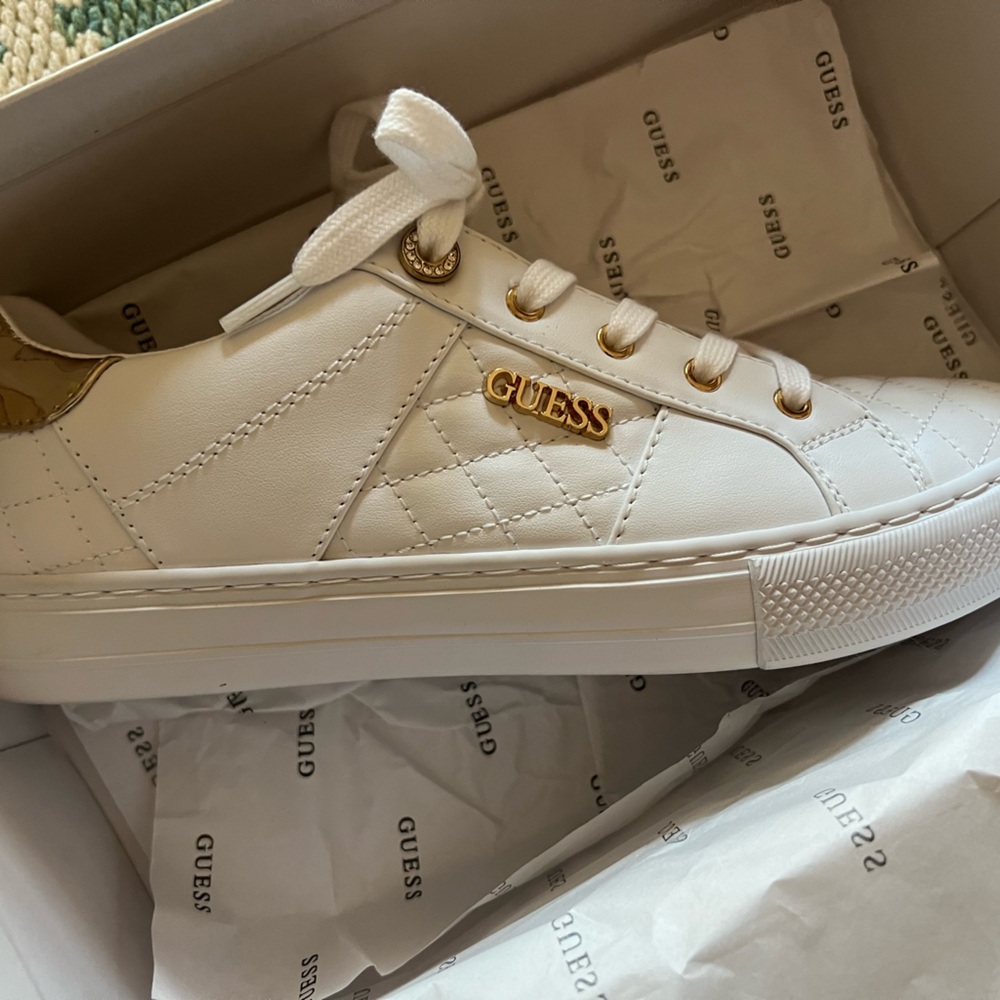 Tennis Shoes